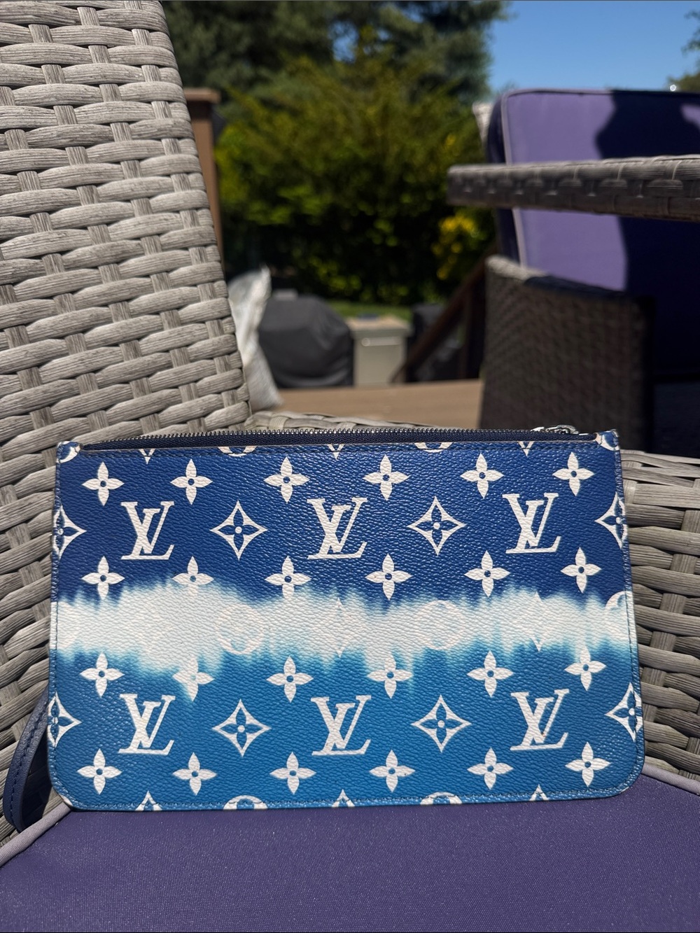 Louis Vuitton Neverfull Escale Wristlet Pouch VGUC